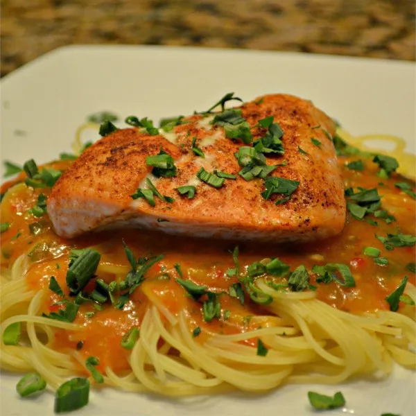 receta Pâtes de saumon aux poivrons rouges rôtis