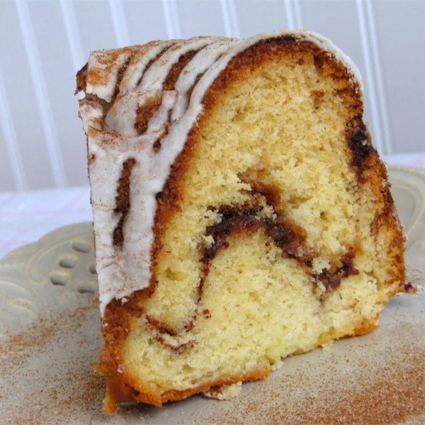 przepisy Cinnamon Swirl Bundt Coffee Cake