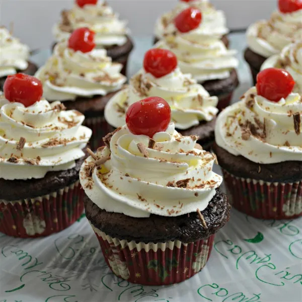 recepta Coca-Cola® Cherry Cupcakes