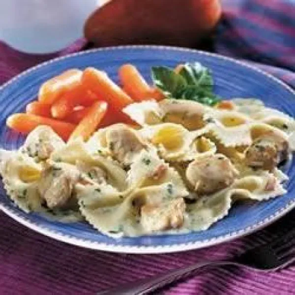 receta Poulet crémeux au pesto et nœuds papillons