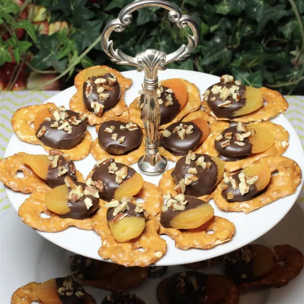 receta Pretzel Crisps® De Albaricoque Cubierto De Chocolate Negro