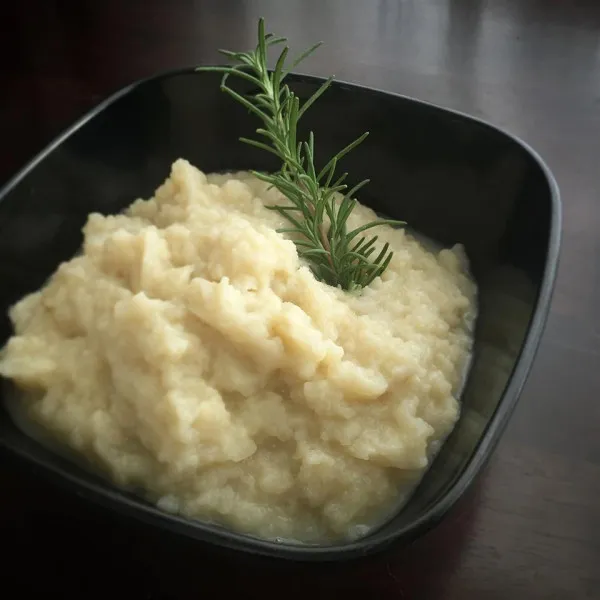 receta Purée de chou-fleur à l'ail et au parmesan