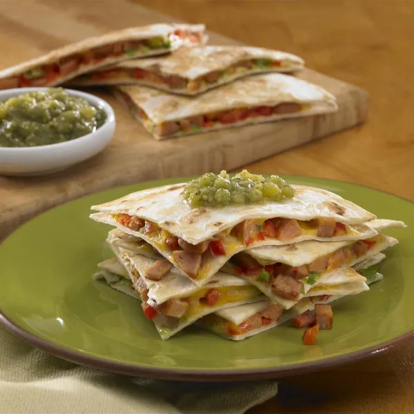 receta Quesadillas De Salchicha Con Queso Monterey Jack Y Chipotle De Johnsonville