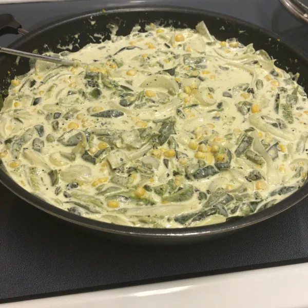 przepisy Rajas Poblanas (Poblano Strips)