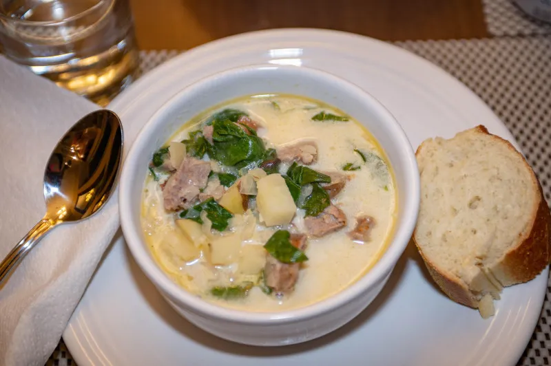 receta Soupe italienne riche à la saucisse et aux pommes de terre