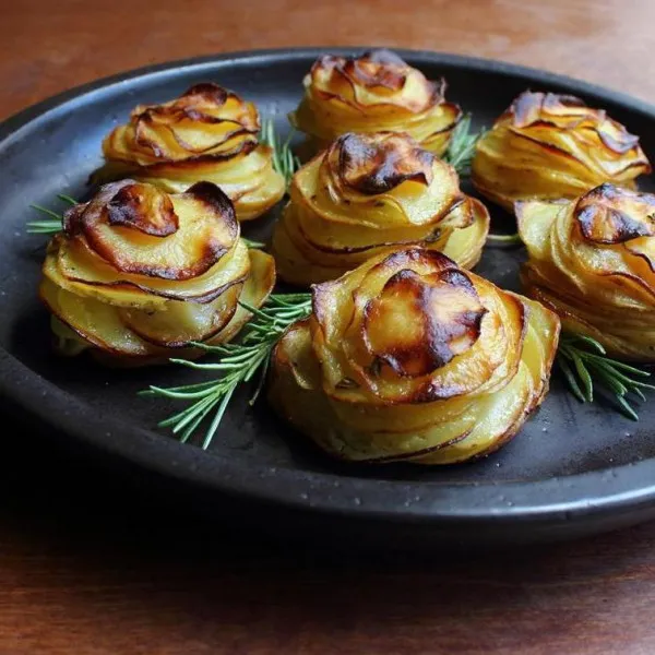 Przepis Chef John's Potato Roses