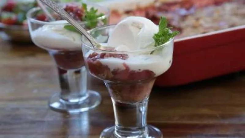 receta Croustillant de fraises à la rhubarbe