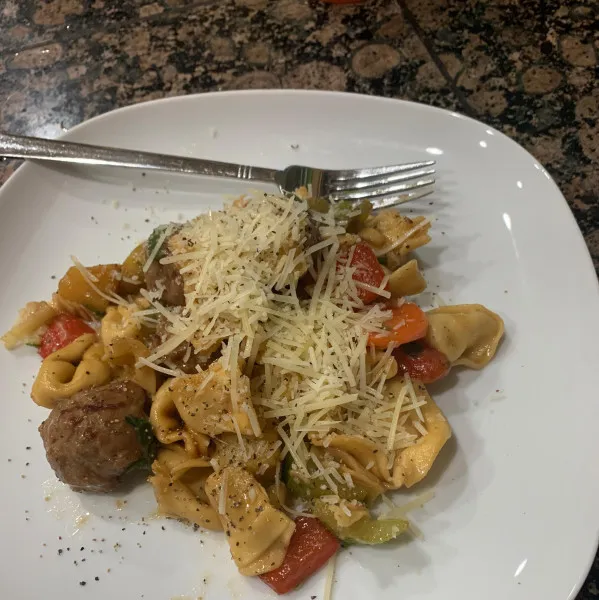 receta Salchicha De Pollo Tortellini Salteado