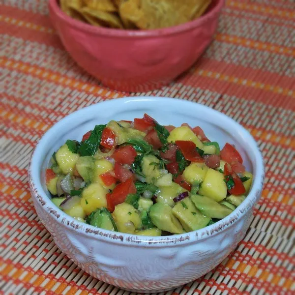 recetas Salsa Refrescante De Aguacate, Tomate Y Mango