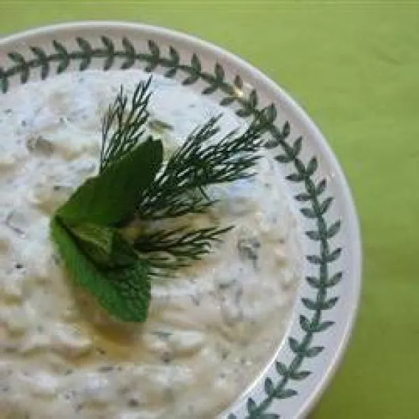 receta Sauce Tzatziki (Trempette au concombre et au yogourt )