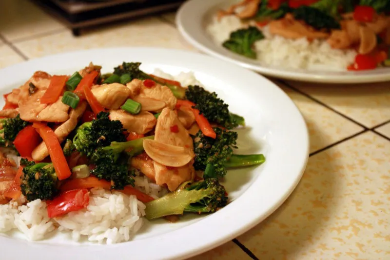 receta Sauté de poulet et de brocoli sucré et épicé