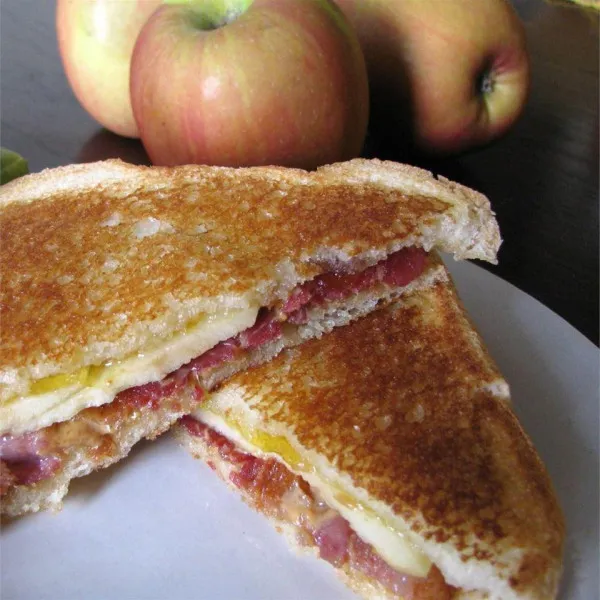 receta Grillé Sandwich aux pommes et au bacon elle