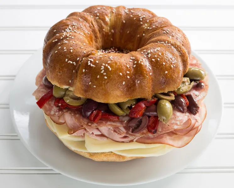 przepisy Giant Bundt® Muffuletta Sandwich
