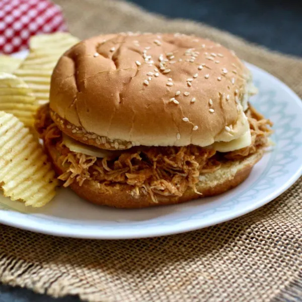 receta Sandwichs au poulet effiloché BBQ