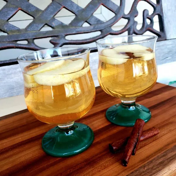 Przepis Apple Cinnamon Sangria