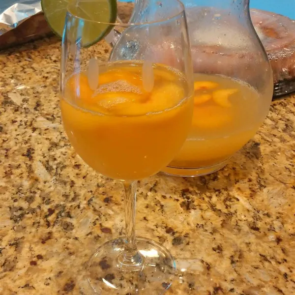 receta Sangria aux pêches et aux ananas