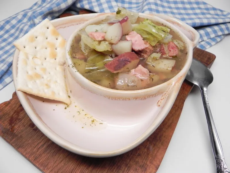 receta Soupe copieuse au chou et jambon de pays