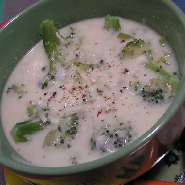 receta Sopa De Brócoli Y Queso III
