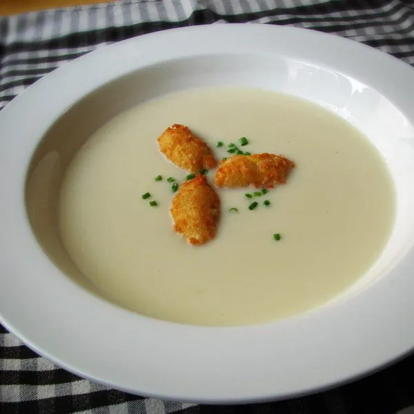 recette Soupe de chou-fleur aux beignets de fromage bleu