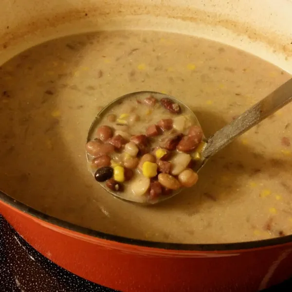 receta Sopa De Crema Agria De Dieciséis Frijoles