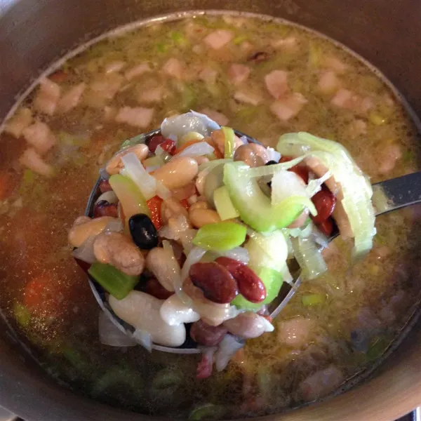 receta Sopa De Diez Frijoles I