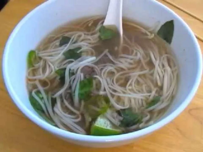 receta Soupe vietnamienne épicée aux nouilles au boeuf