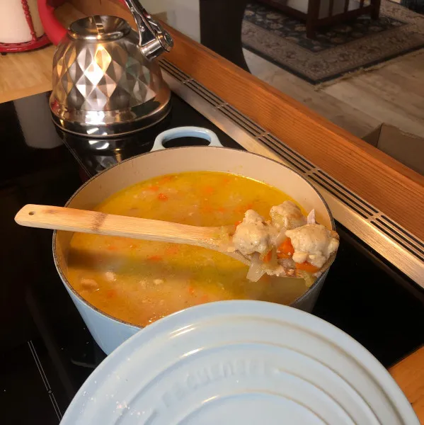 receta Sopa De Pascua Con Albóndigas De Pollo