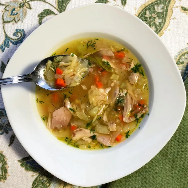 receta Sopa De Pollo Y Orzo Con Hinojo