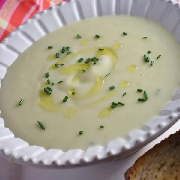 receta Soupe d'hiver aux pommes de terre et aux poireaux