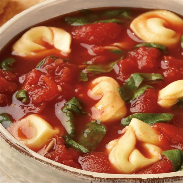 receta Soupe de tortellini aux tomates et aux épinards