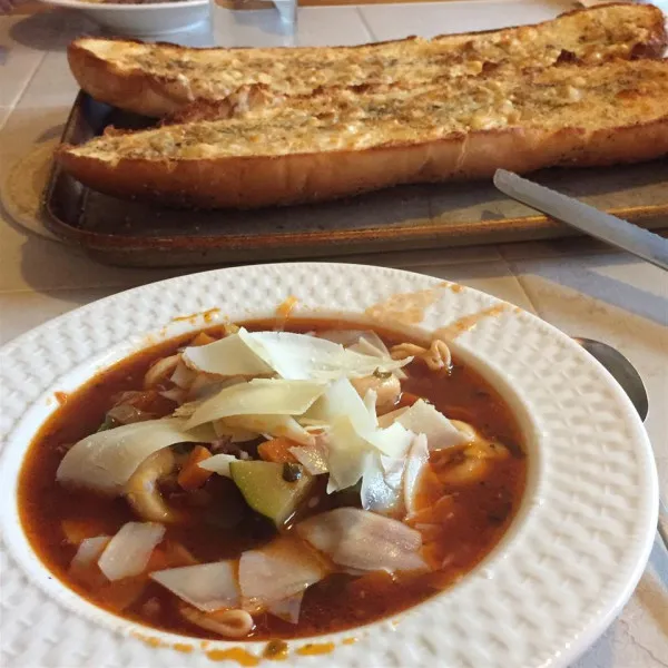 przepisy Włoska Zupa Tortellini Kiełbasa