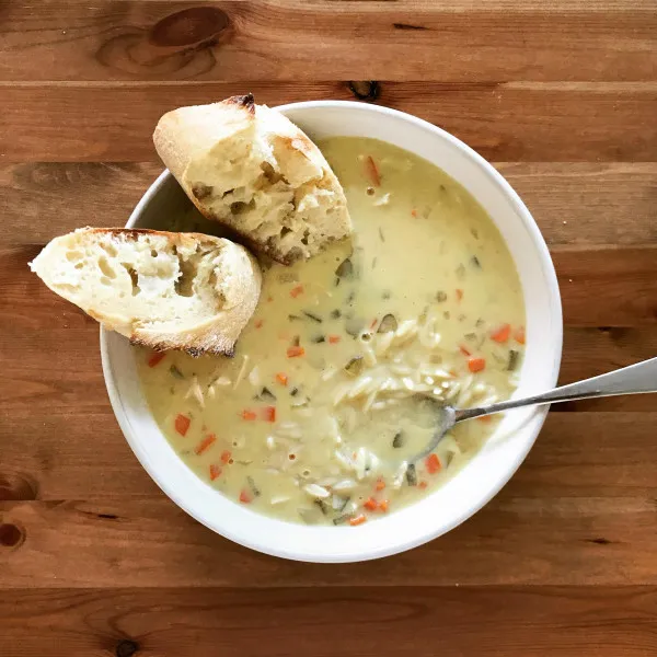 receta Soupe grecque au poulet et au citron