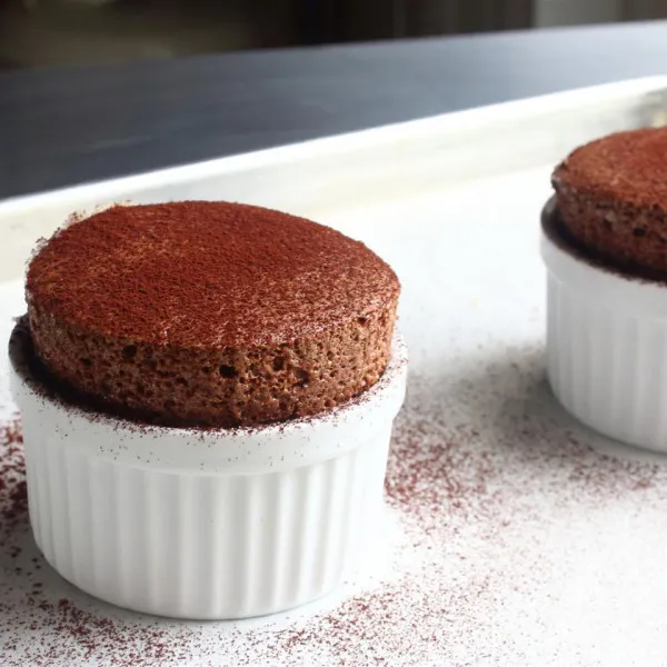 receta Soufflé au chocolat Del chef john