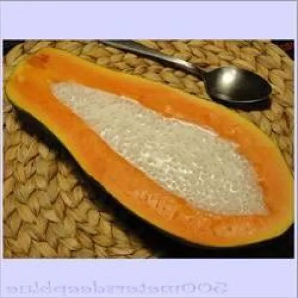 receta Tapioca à la noix de coco dans un bol de papaye
