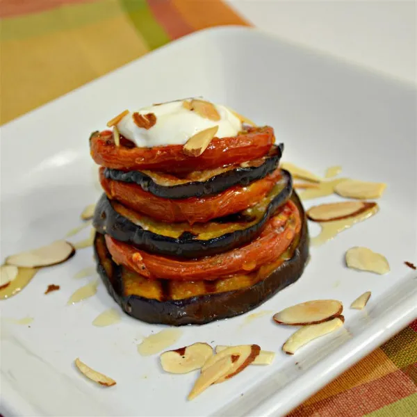 receta Aubergines rôties et tours de tomates