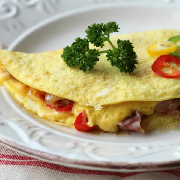 Przepis Omlet z szynką cebulową