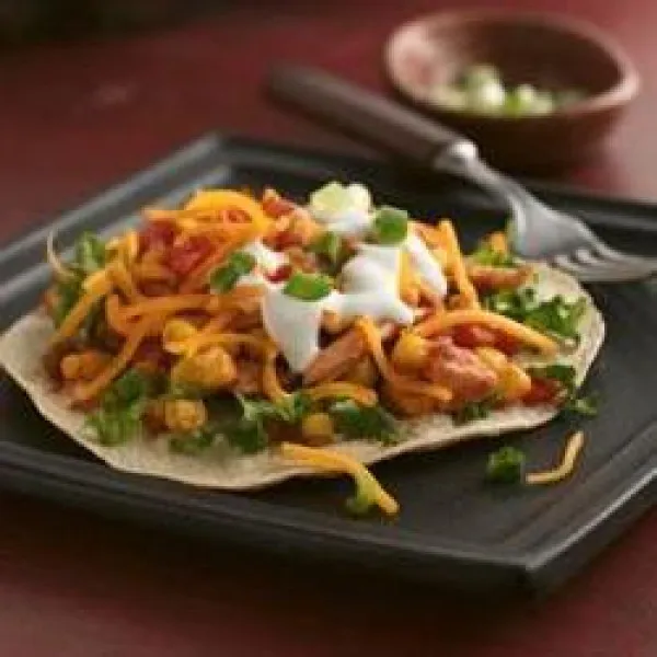 receta Tostadas au poulet et au maïs râpés