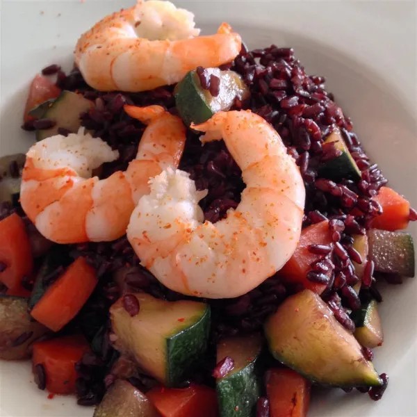 receta Venus Black Rice aux crevettes et courgette