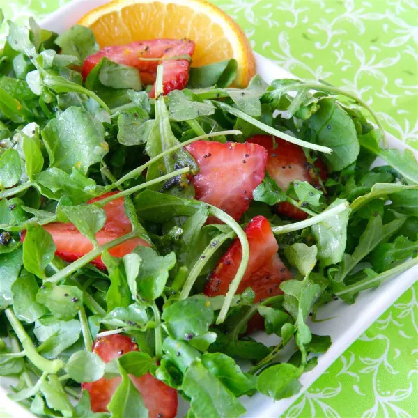 receta Légumes d'été & fraises avec vinaigrette aux graines de pavot