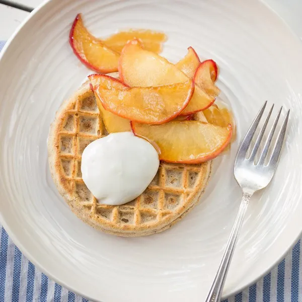 receta Waffles Con Manzanas Caramelizadas Y Yogurt