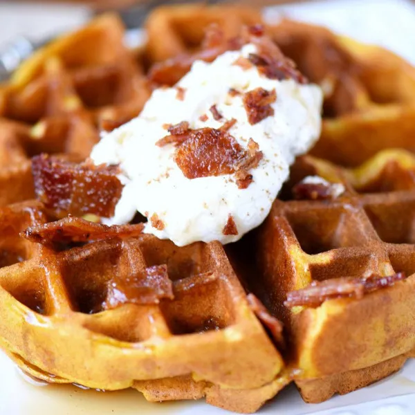 recetas Waffles De Calabaza, Especias, Arce Y Tocino