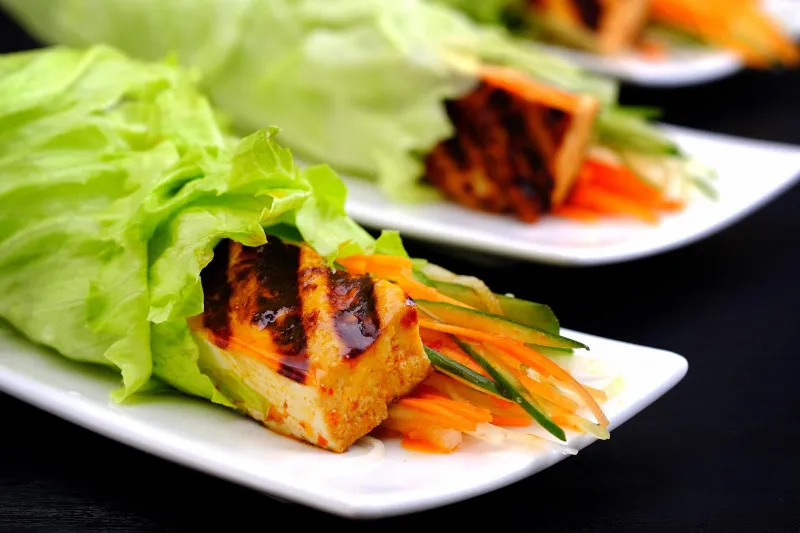 receta Wraps de tofu épicé avec bulgogi et salade de chou Kimchi